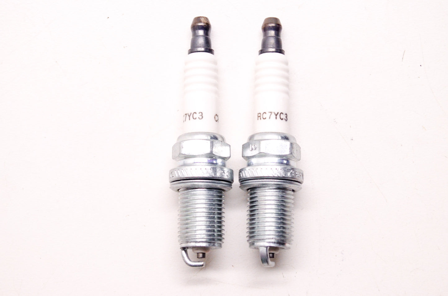 New Champion Copper Plug Spark Plug QTY 2 NOS