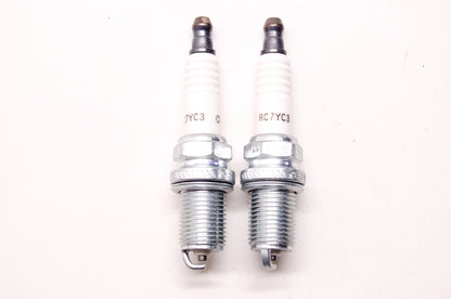 New Champion Copper Plug Spark Plug QTY 2 NOS