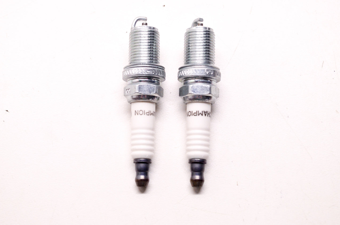 New Champion Copper Plug Spark Plug QTY 2 NOS