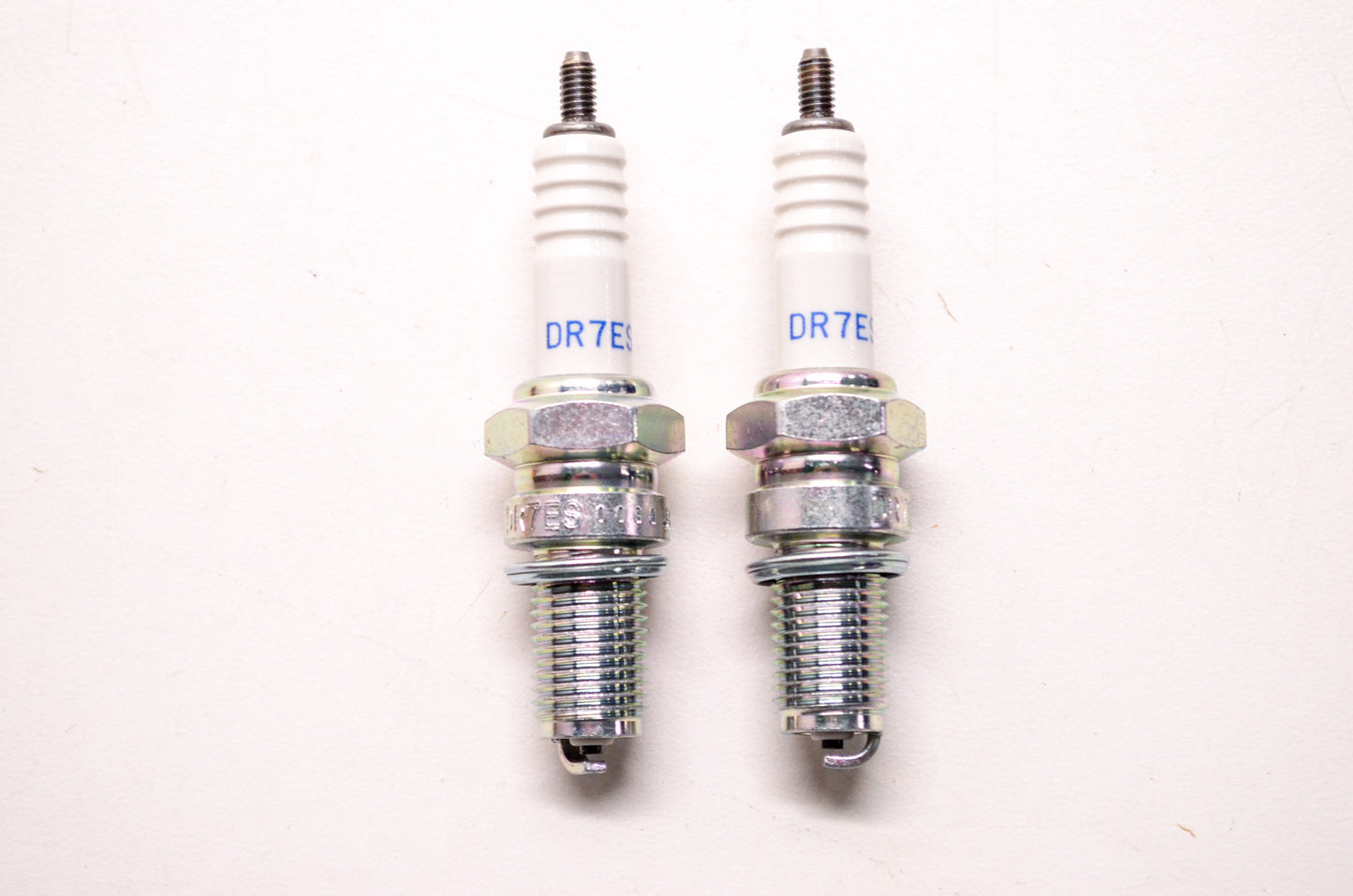 NGK DR7ES, 3123 Spark Plug Qty 2 NOS