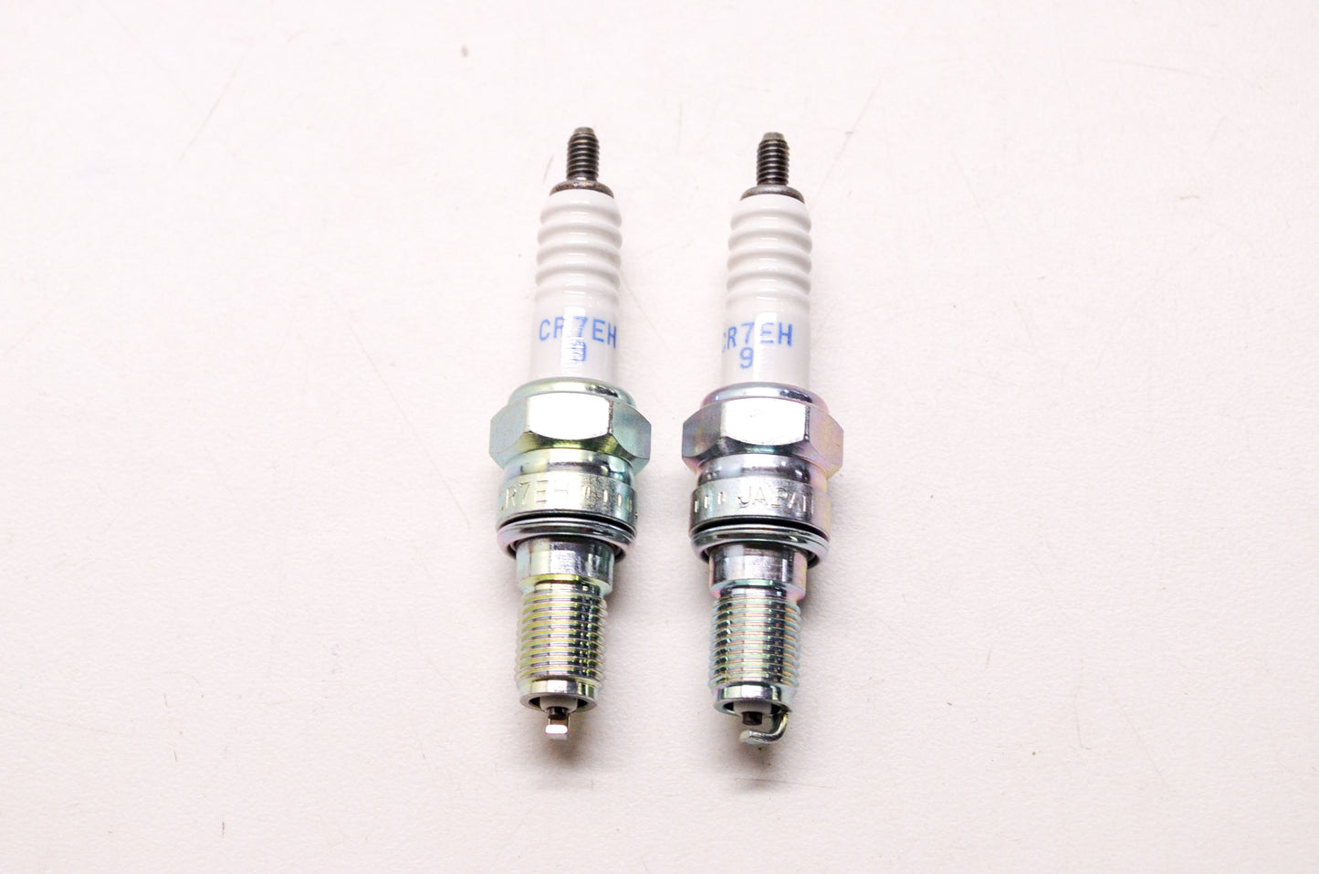 NGK CR7EH-9, 3486 Spark Plug Qty 2 NOS