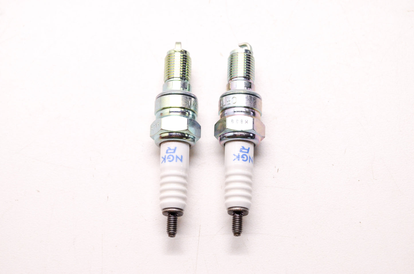 NGK CR7EH-9, 3486 Spark Plug Qty 2 NOS