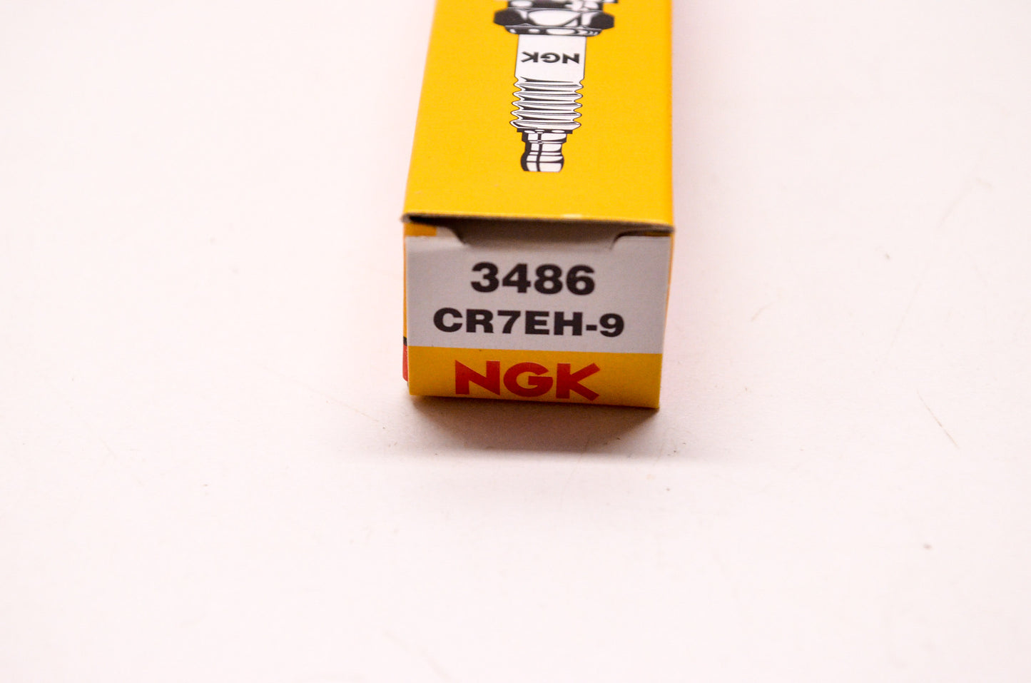 NGK CR7EH-9, 3486 Spark Plug Qty 2 NOS