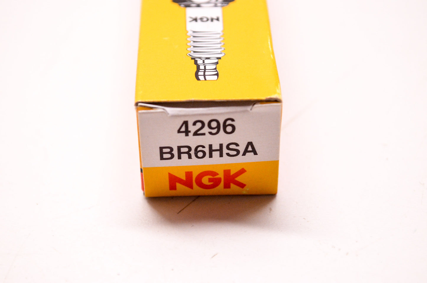 NGK BR6HSA, 4296 Spark Plug Qty 2 NOS