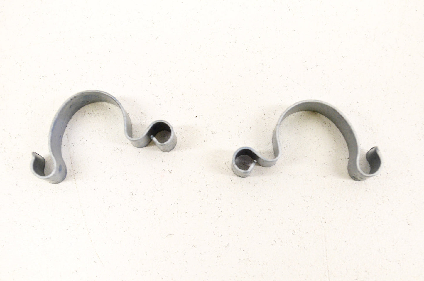 OEM Honda 17223-HM8-000 Spring Qty 2 NOS