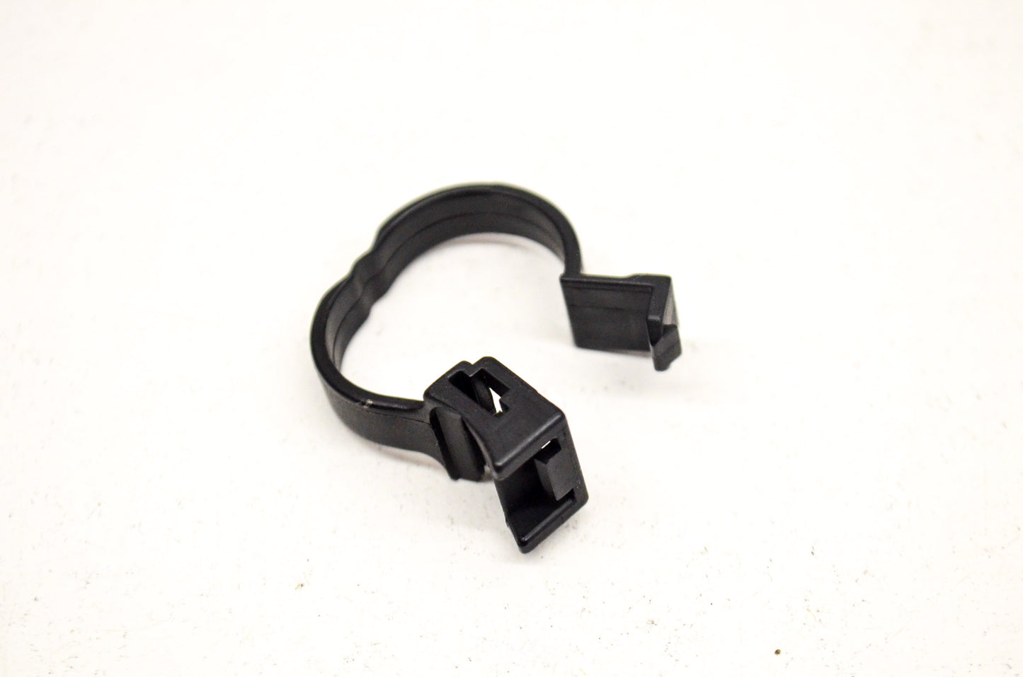 OEM Honda 90690-GHB-701 Cable Clip 17mm NOS