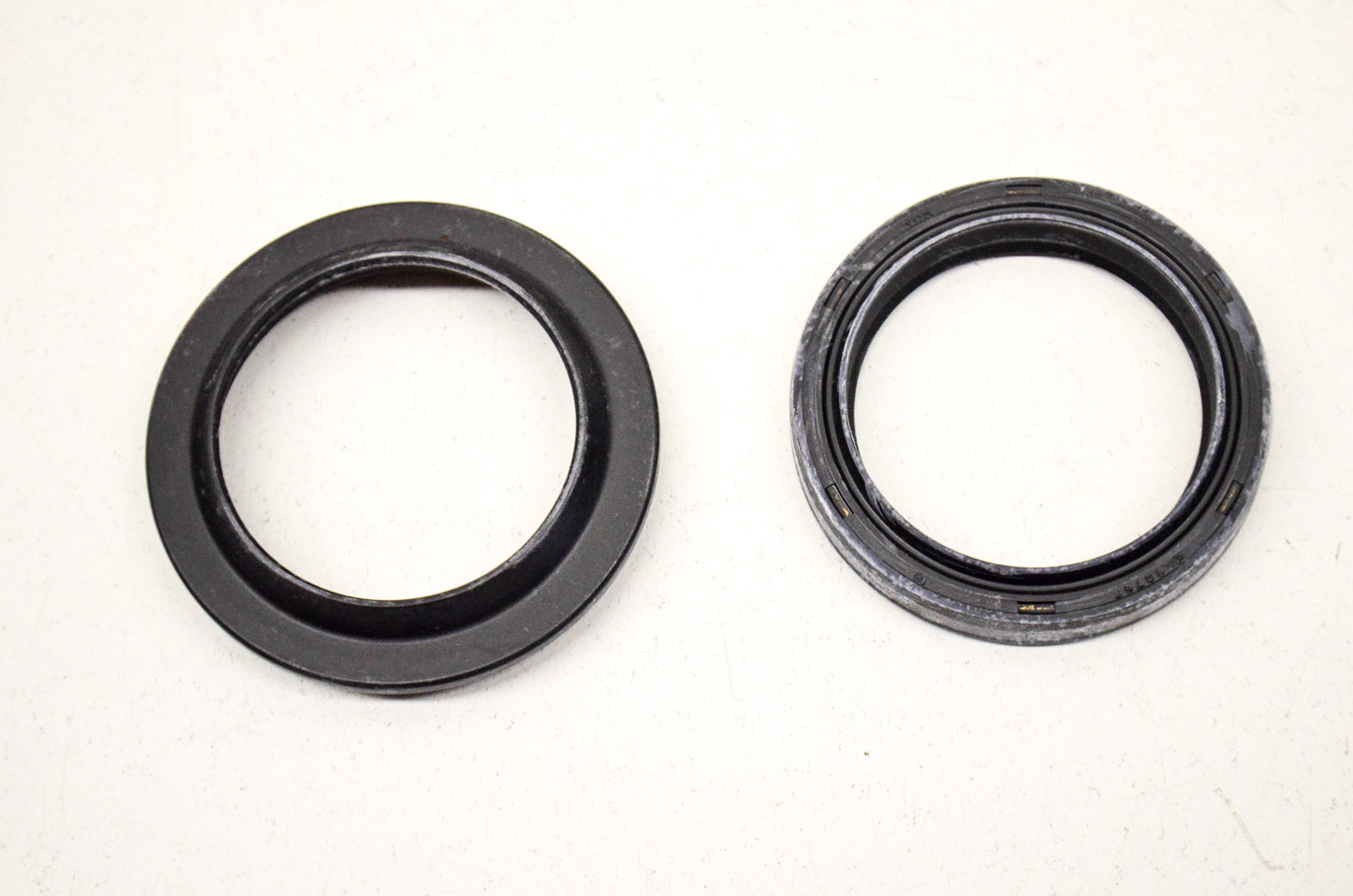 OEM Honda 51490-MBA-003 Front Fork Seal Set NOS