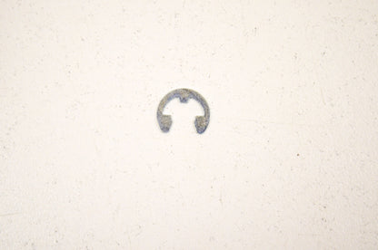 OEM Honda 90605-230-000 Circlip (5mm) NOS