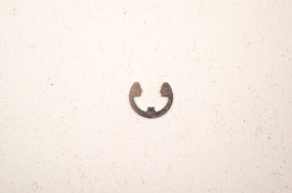 OEM Honda 90605-230-000 Circlip (5mm) NOS