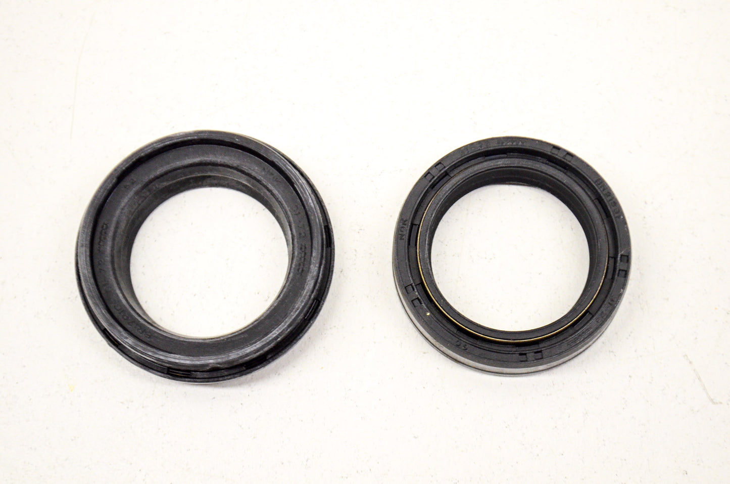 OEM Honda 51490-GAA-305 Front Fork Seal Set NOS