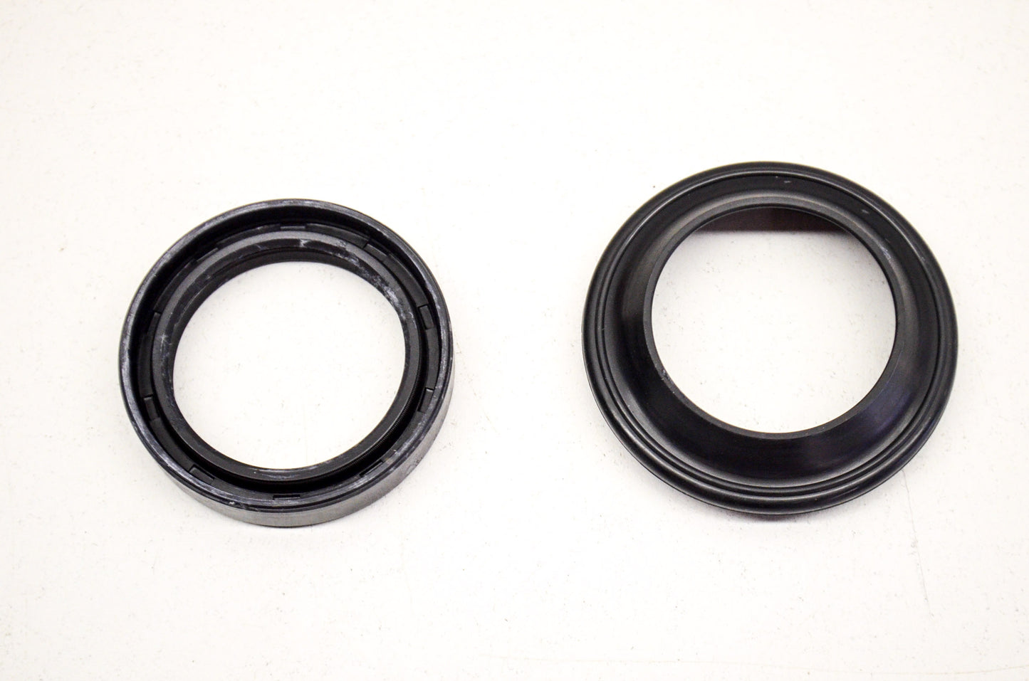 OEM Honda 51490-MG2-872 Front Fork Seal Set NOS