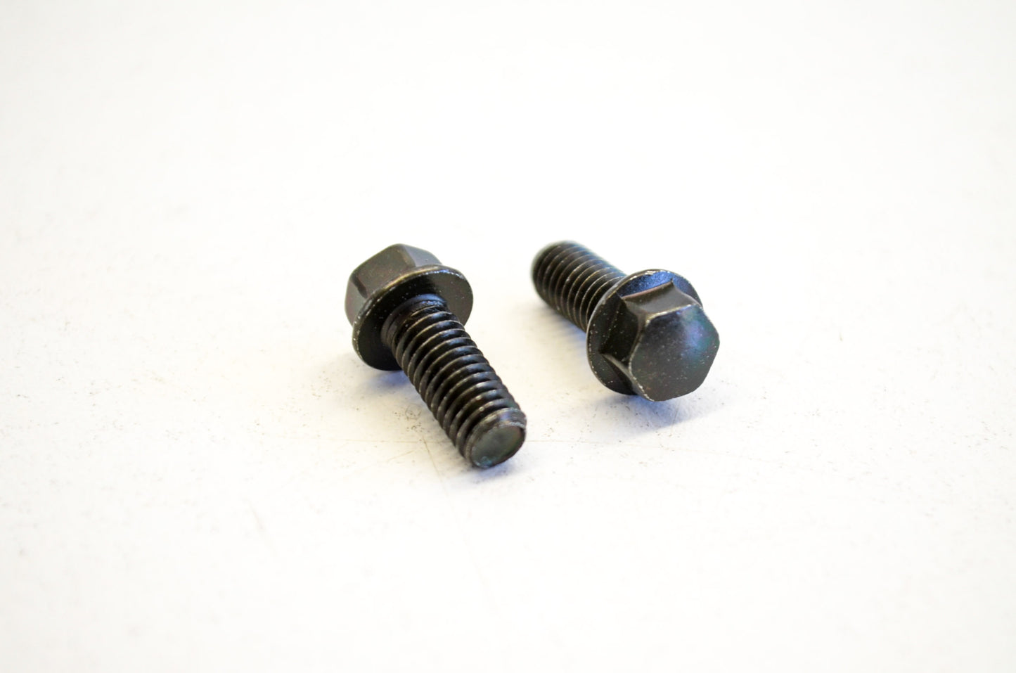 OEM Yamaha 95027-06014-00 Flange Bolt Qty 2 NOS