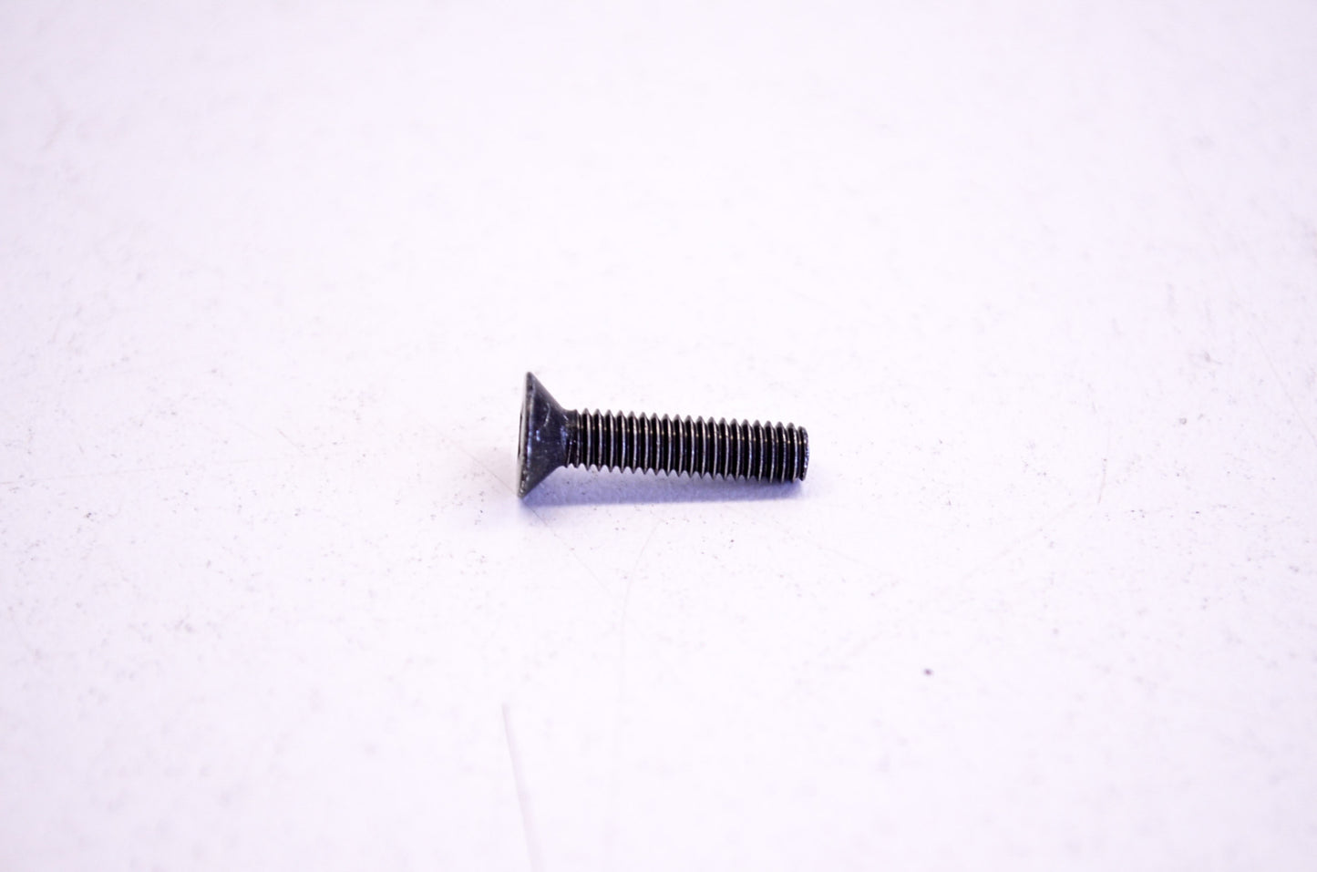New OEM Yamaha 98707-04018-00 Flat Head Screw NOS