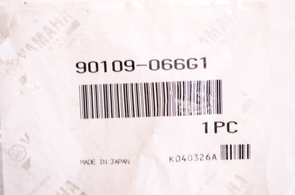 OEM Yamaha 90109-066G1-00 Bolt NOS