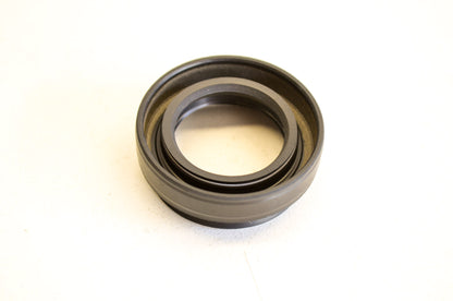 New OEM Yamaha 3B4-46163-00-00 Oil Seal 1 NOS