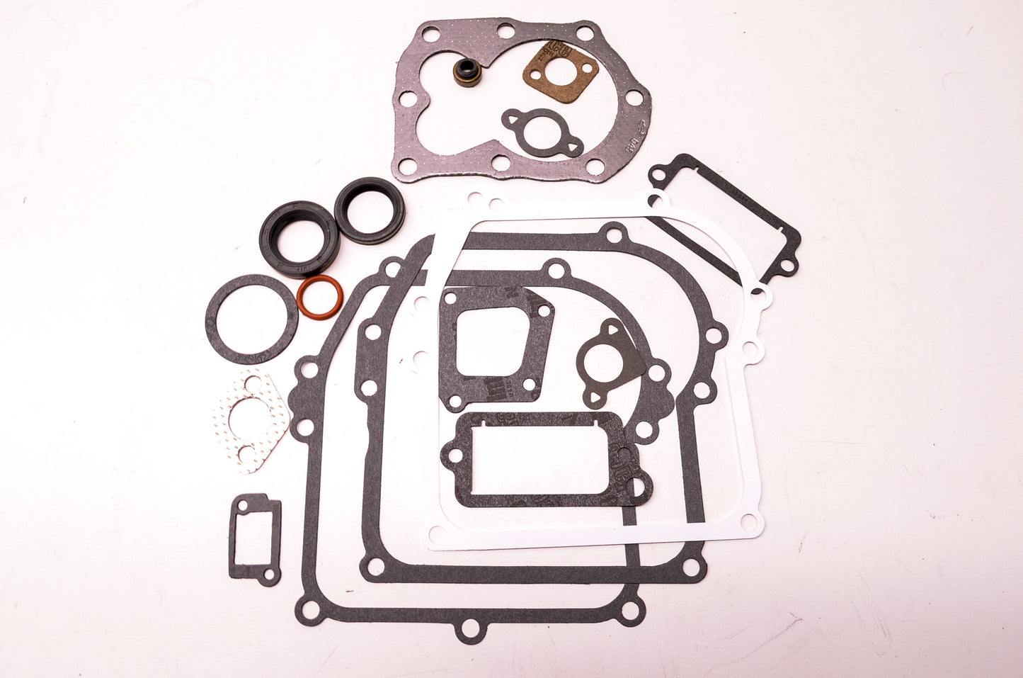 New Briggs & Stratton Engine Gasket Kit NOS