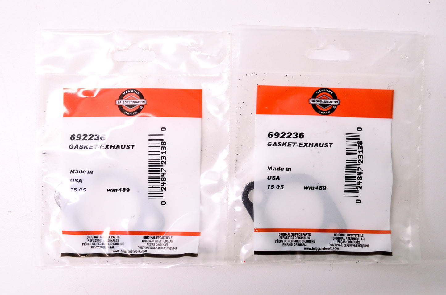 New Briggs & Stratton Exhaust Gasket QTY 2 NOS