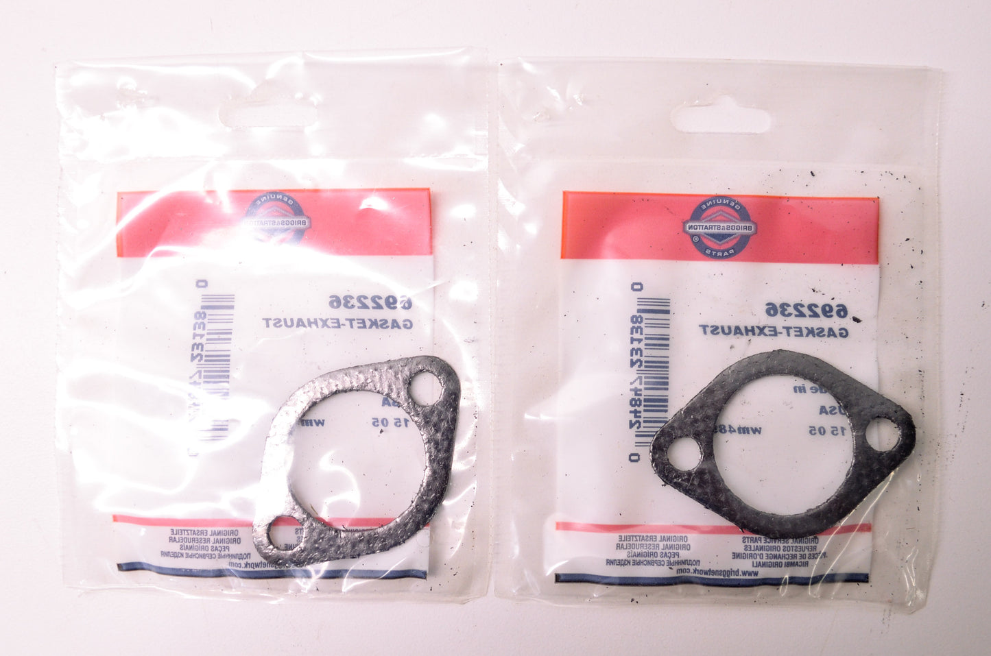 New Briggs & Stratton Exhaust Gasket QTY 2 NOS