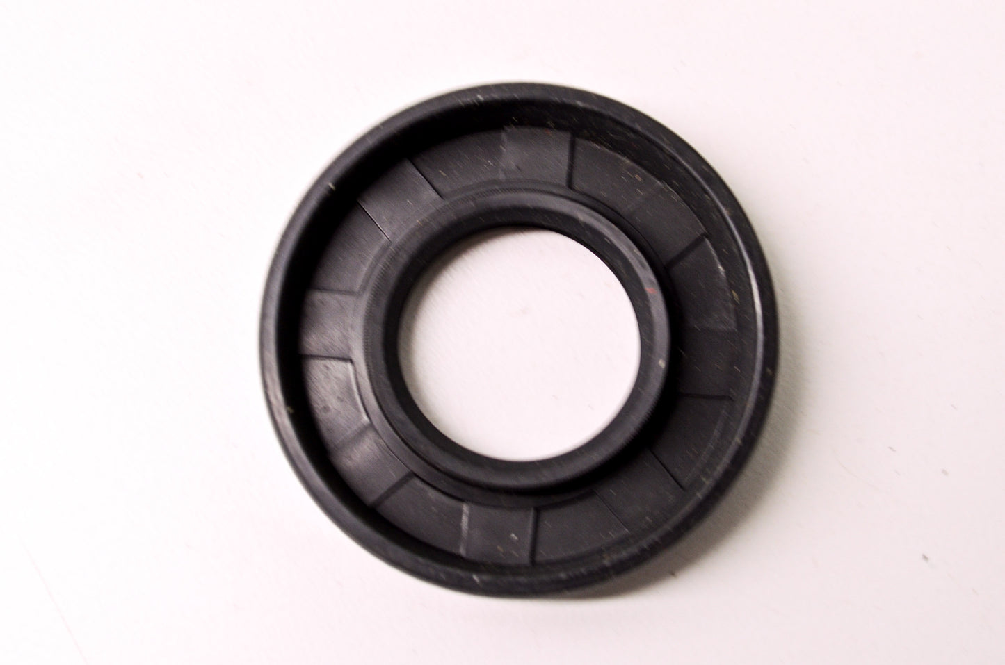 OEM Briggs & Stratton 802525 Oil Seal NOS