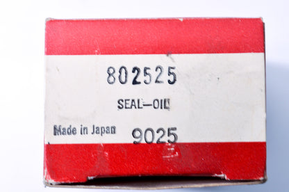 OEM Briggs & Stratton 802525 Oil Seal NOS
