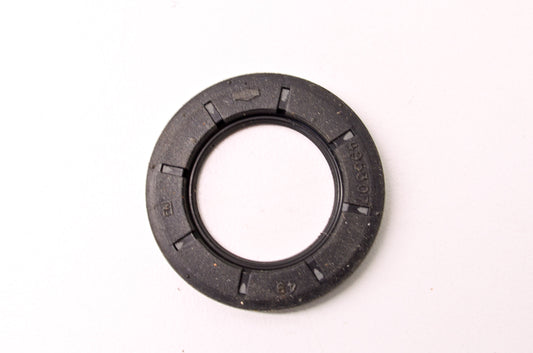 New Briggs & Stratton 495307S Oil Seal NOS