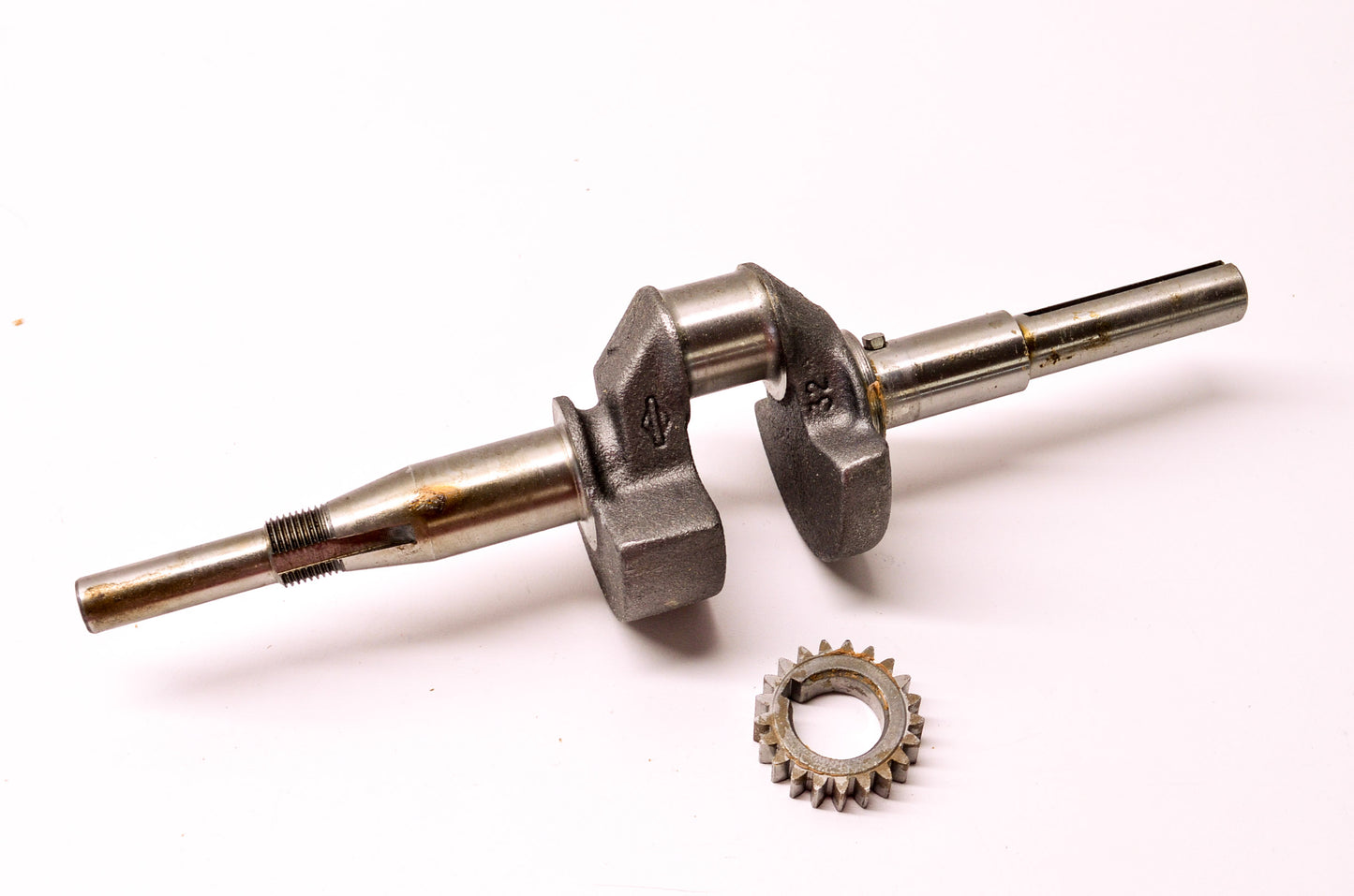 New Briggs & Stratton Crankshaft NOS