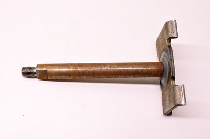 New Briggs & Stratton Spindle Saddle Shaft NOS