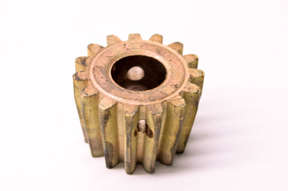 New Briggs & Stratton Steering Pinion NOS