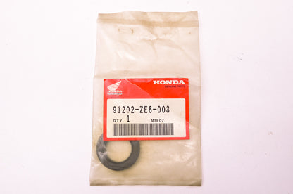 OEM Honda 91202-ZE6-003 Oil Seal 22X35X6 NOS