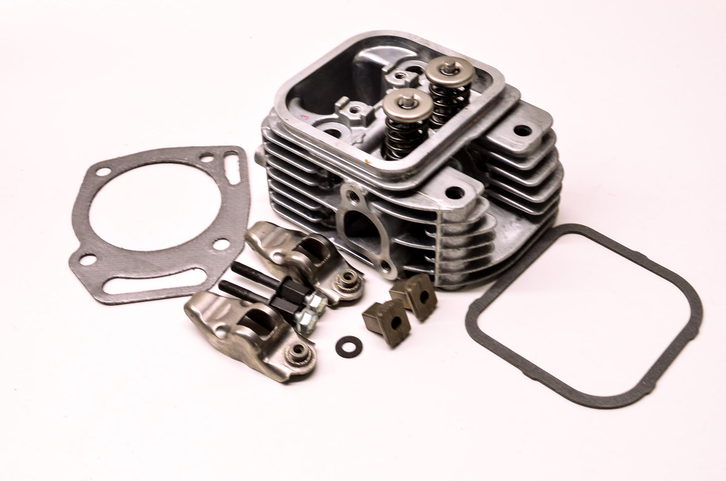 New Briggs & Stratton Cylinder Head NOS