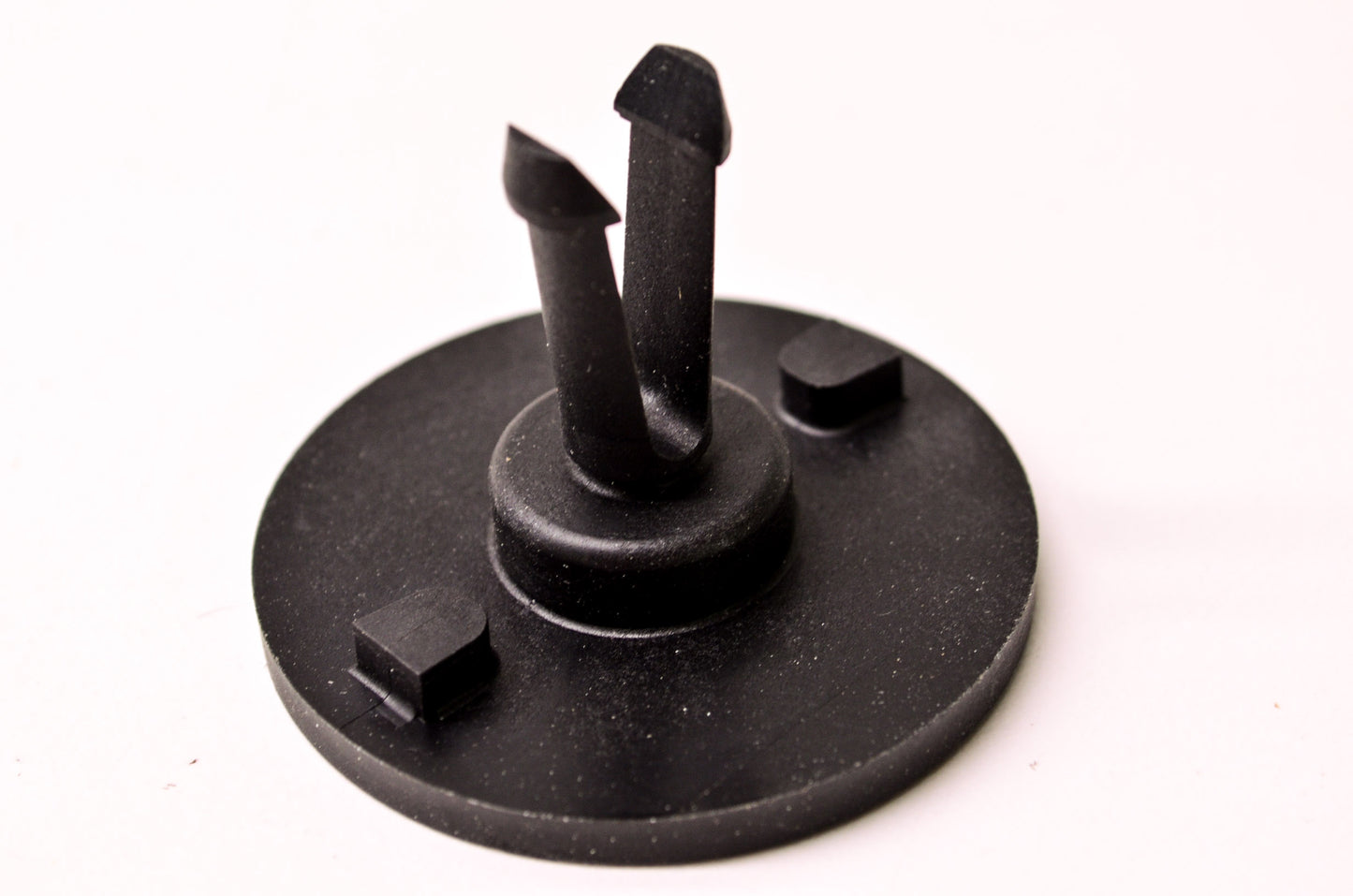 New Tecumseh 590740 Plastic Recoil Retainer NOS