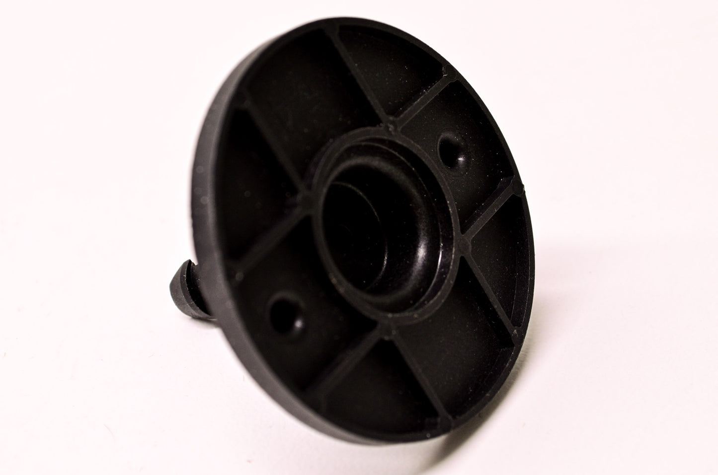 New Tecumseh 590740 Plastic Recoil Retainer NOS