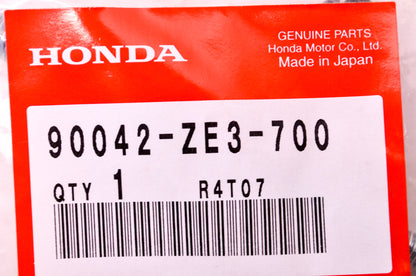 OEM Honda 90042-ZE3-700 Stud 8X106 NOS