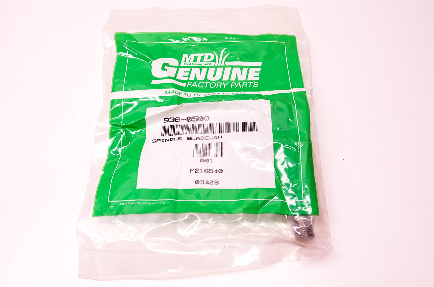 New MTD RH Blade Spindle NOS