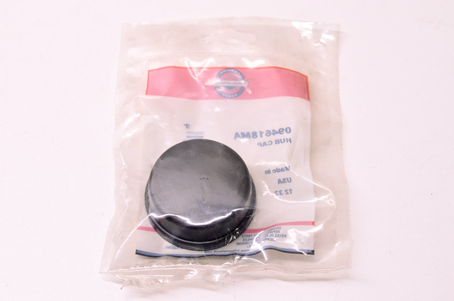 New Briggs & Stratton Hub Cap NOS