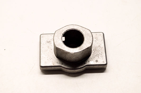 Rotary 17-8753, 8753 Blade Adaptor 7/8 AYP NOS