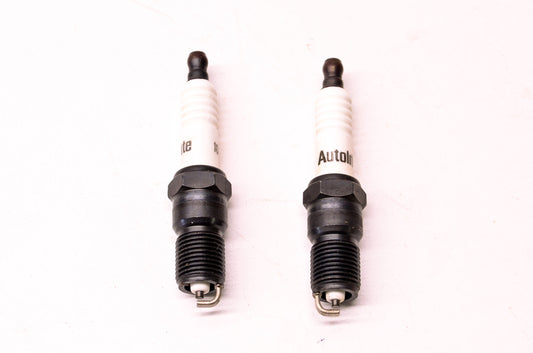 Autolite 106 Spark Plug Qty 2 NOS