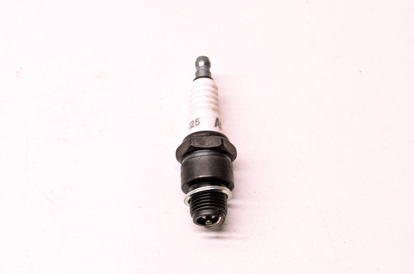 New Autolite 425 Spark Plug NOS