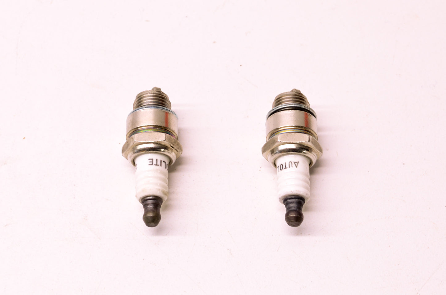 New Autolite Spark Plug QTY 2 NOS