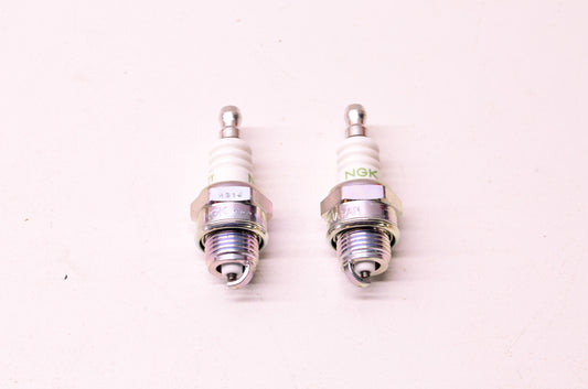 NGK BPM7Y, 4921 Spark Plugs QTY 2 NOS
