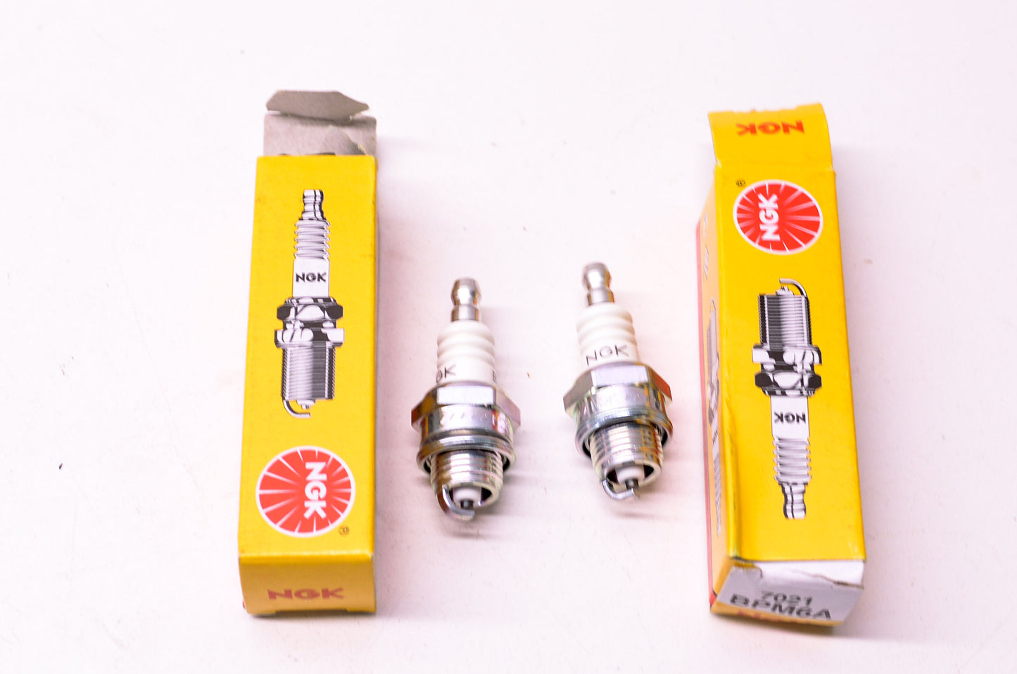 NGK BPM6A, 7021 Spark Plug Qty 2 NOS