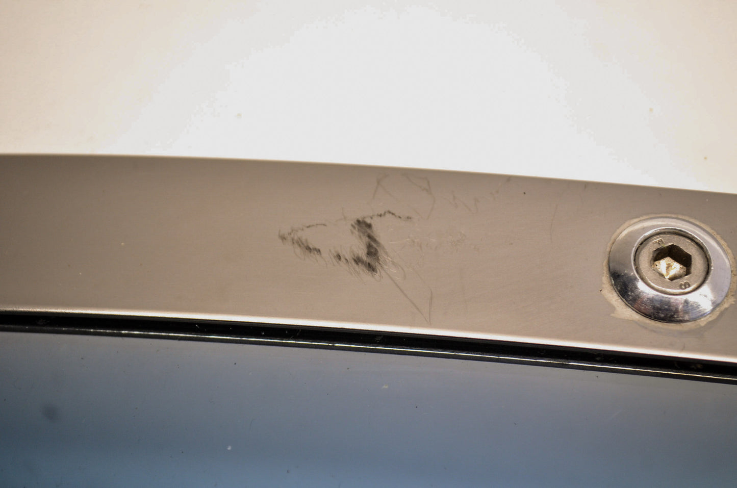 Slim Windshield Gradient Black NOS