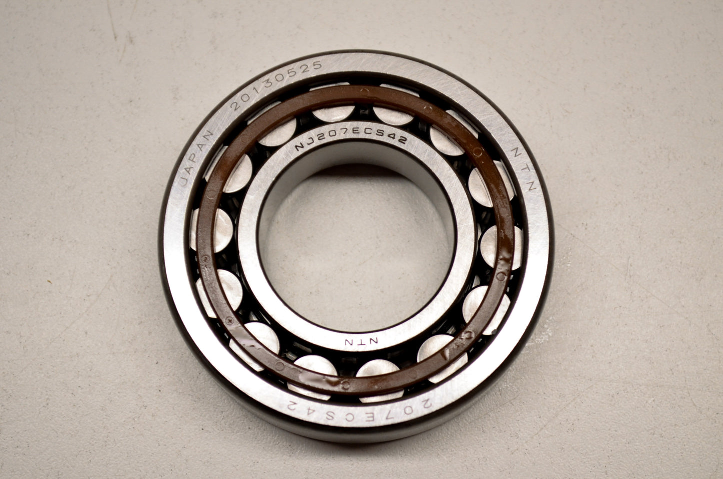OEM KTM 56530123200 Cylinder Roller Bearing NJ207ET2XCS42 NOS