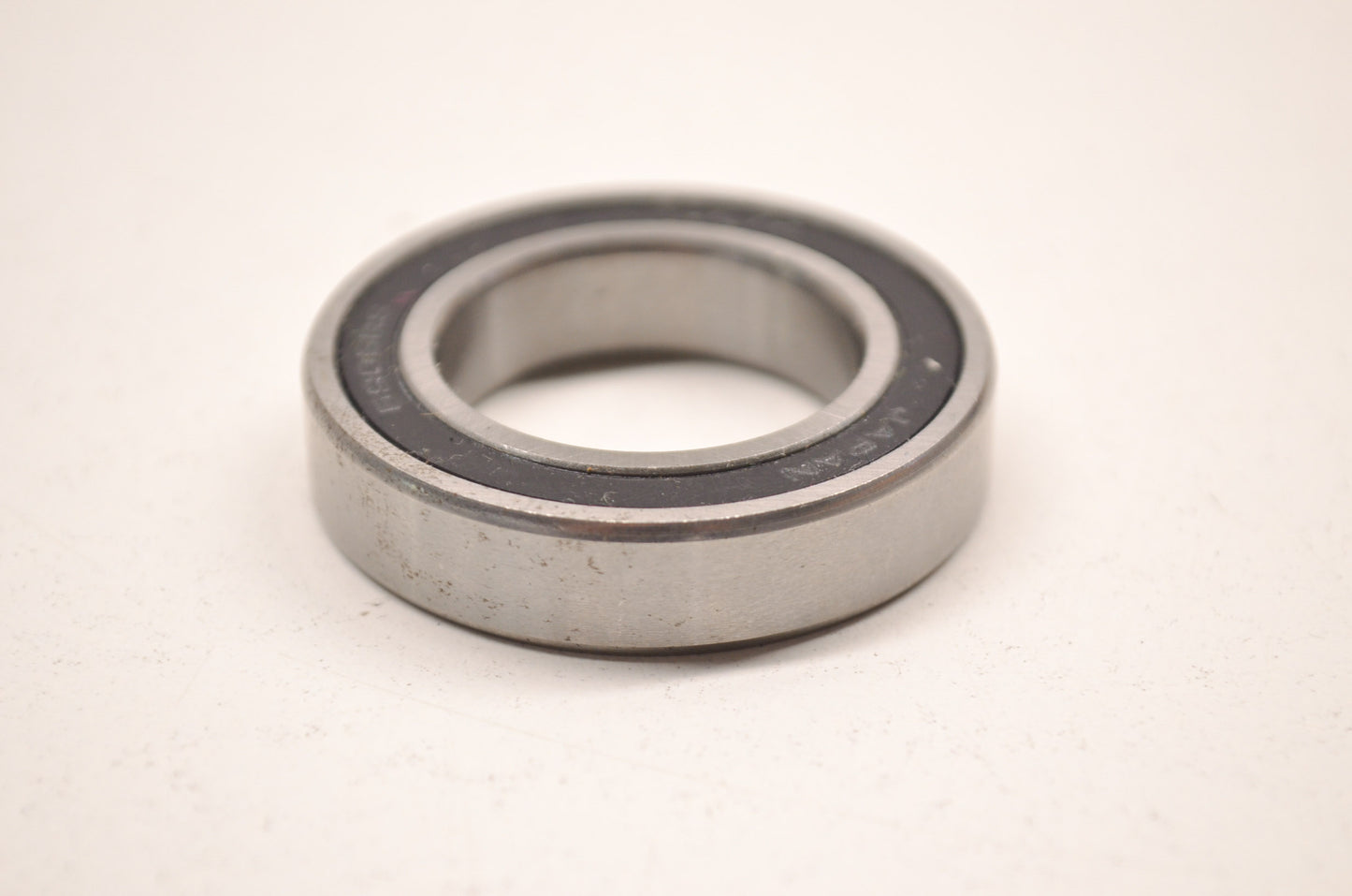 New KYK Bearing NOS