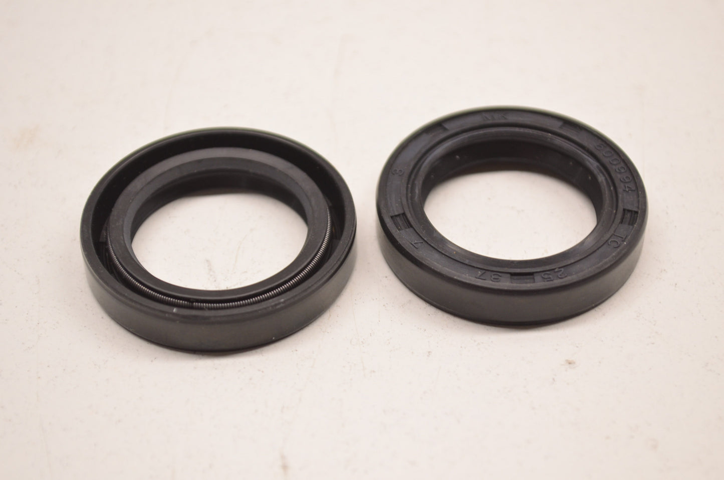 New MK Oil Seal 25x37x7mm QTY 2 NOS