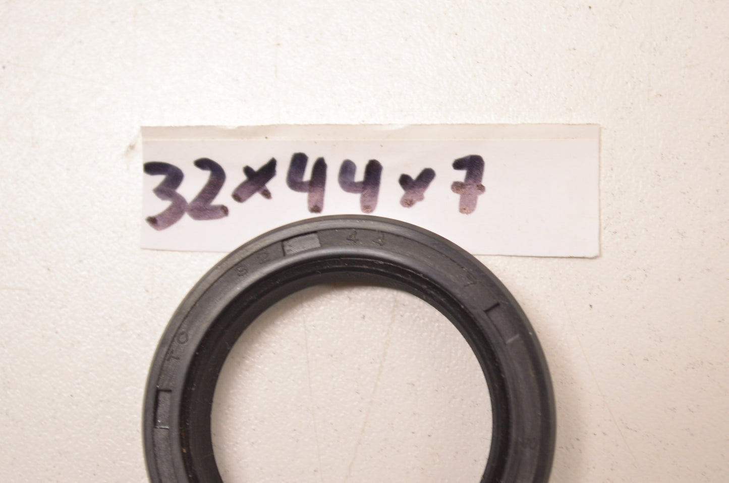 NAK 32x44x7 Oil Seal mm NOS