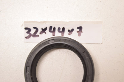 NAK 32x44x7 Oil Seal mm NOS