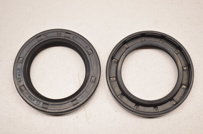 New Clark Seals Oil Seal 32x47x6mm QTY 2 NOS