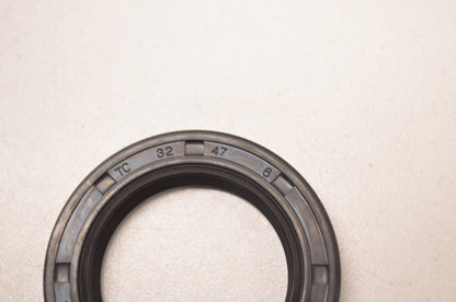 New Clark Seals Oil Seal 32x47x6mm QTY 2 NOS
