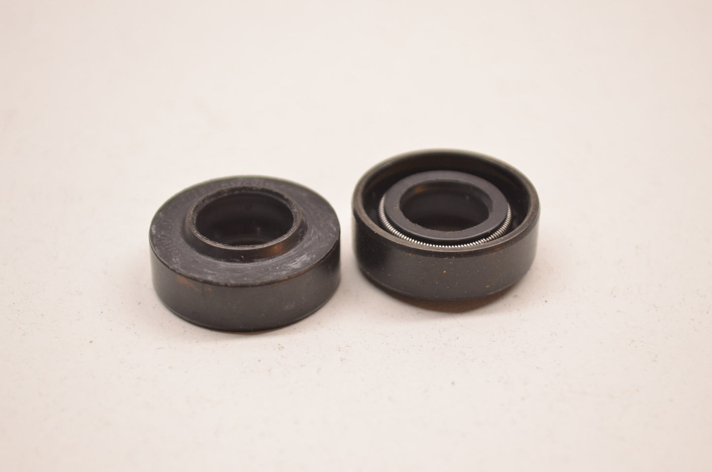 New KACO Oil Seal 12x22x7mm QTY 2 NOS